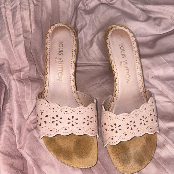 Louis Vuitton Blush Scalloped Sandals - Picture 1 of 8